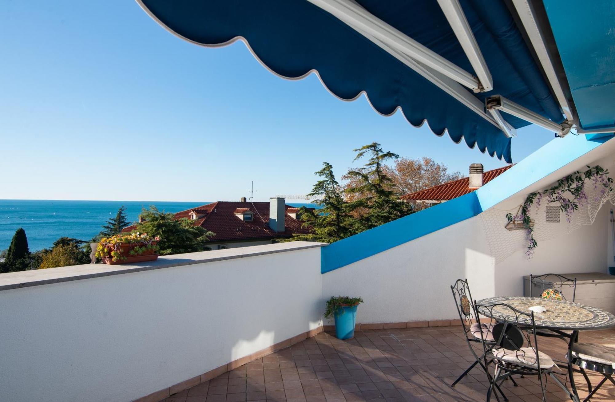 La Mansarda Delle Meraviglie B&B Superior Triëst Buitenkant foto